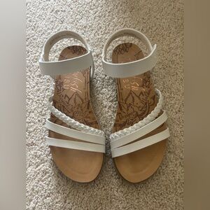 Girls blowfish Malibu white Velcro strap sandals size 3M